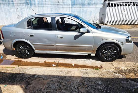 CHEVROLET ASTRA 2.0 MPFI CD 8V GASOLINA 4P MANUAL CHEVROLET ASTRA 2.0 MPFI CD 8V GASOLINA 4P MANUAL